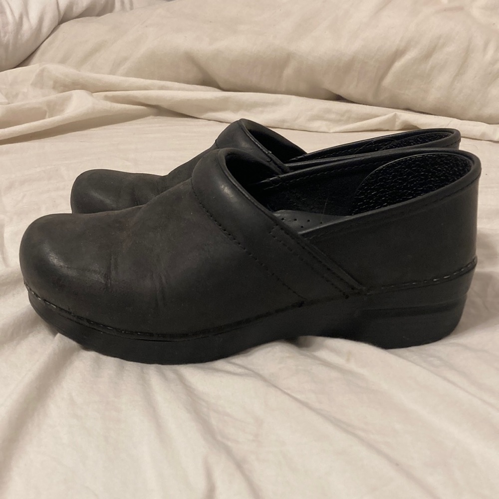 Dansko “Professional Black Oiled”